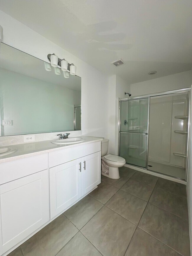 Building Photo - 2287 Portrait St