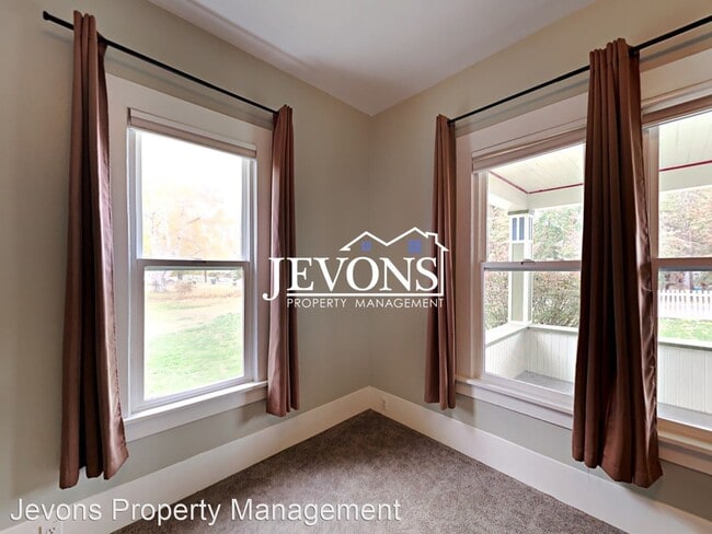 Building Photo - 3 br, 2 bath House - 2704 S 85th Ave