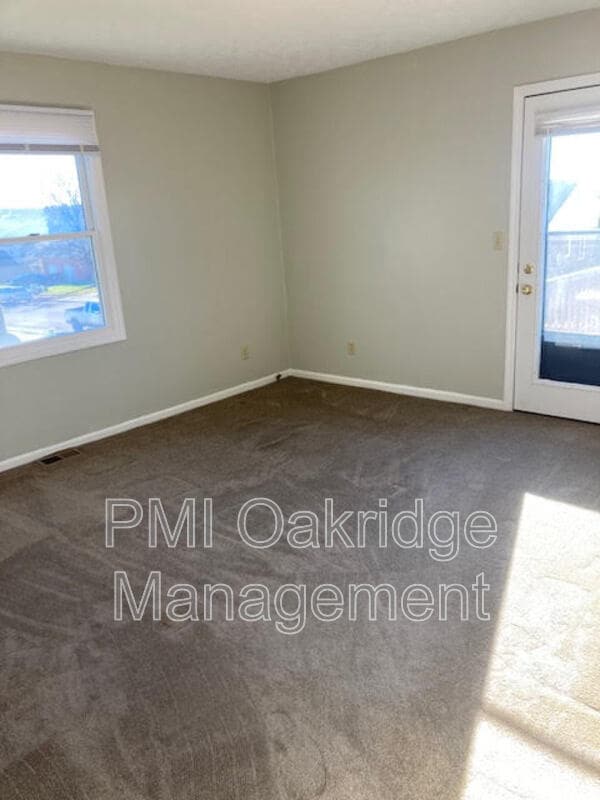 Building Photo - 462 Oxford Dr