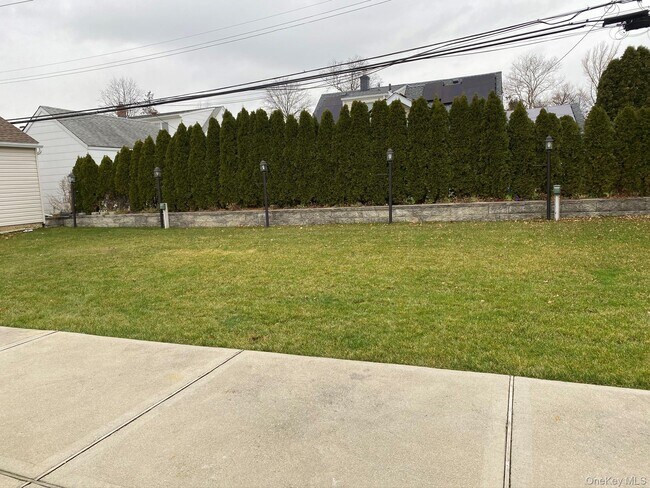 Building Photo - 25 Woodhollow Rd