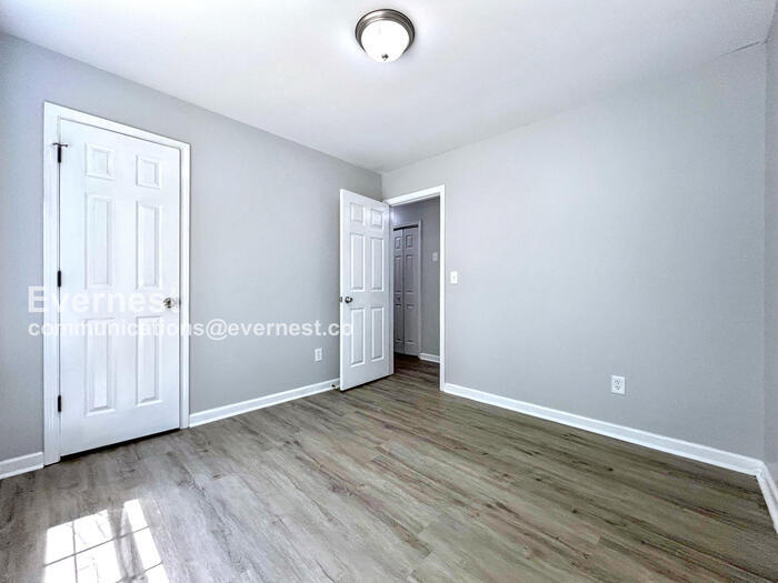 Building Photo - 1827 Belcher Pl SW