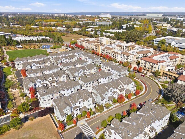 Building Photo - 394 Circuit Wy