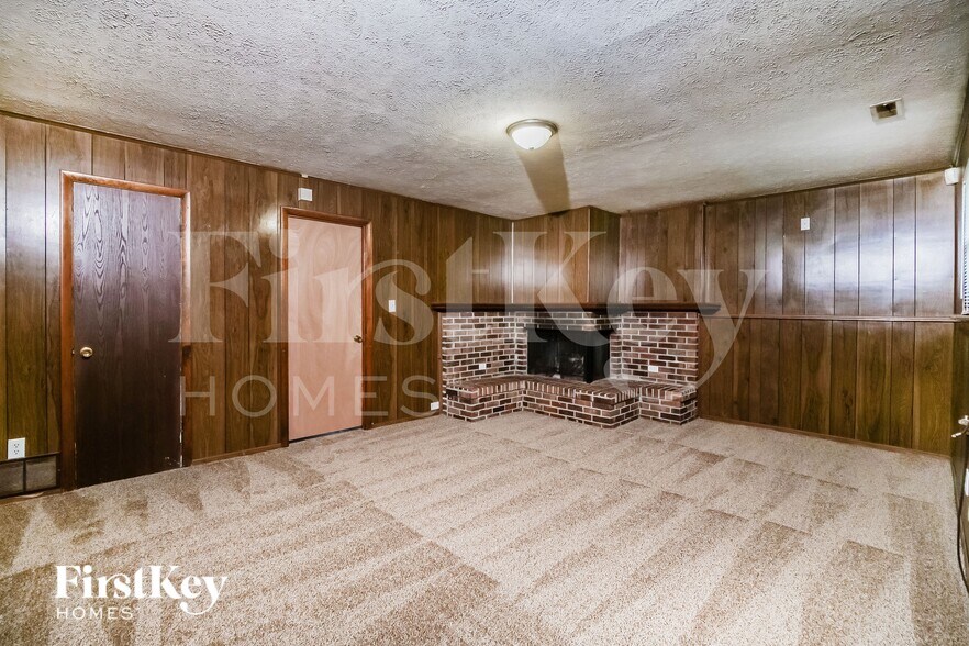 Building Photo - 3102 Kiowa Ct