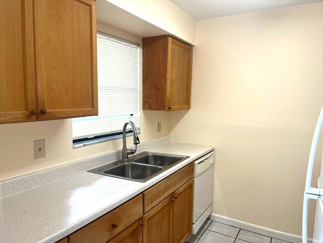 Building Photo - 4105 Inlet Cir