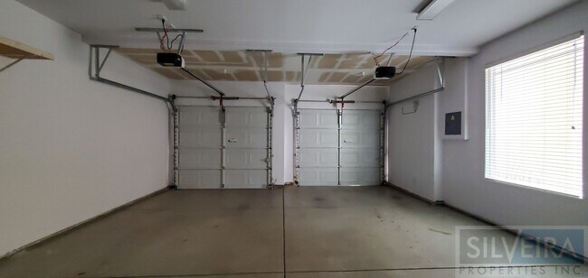 Building Photo - 1715 Bilbao Dr