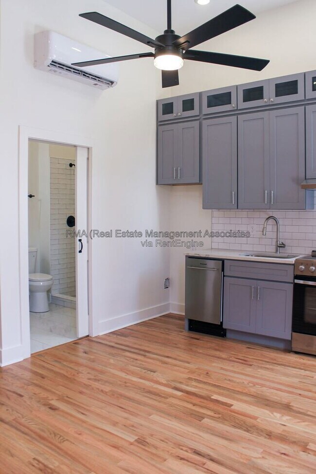 Building Photo - 4 6/8 Zebulon St