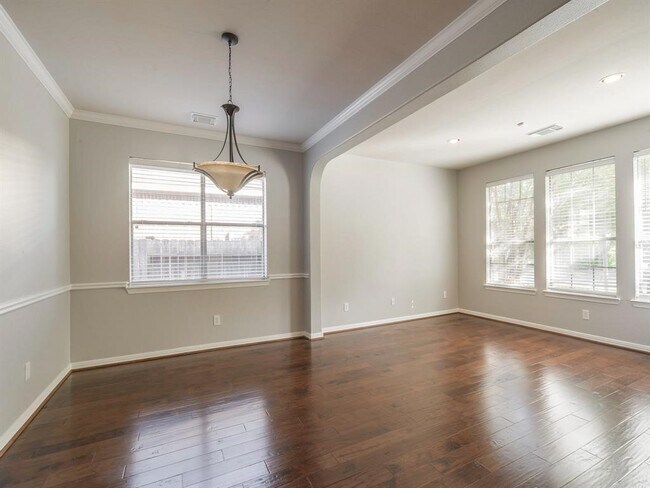Building Photo - 5511 Wild Milberry Dr