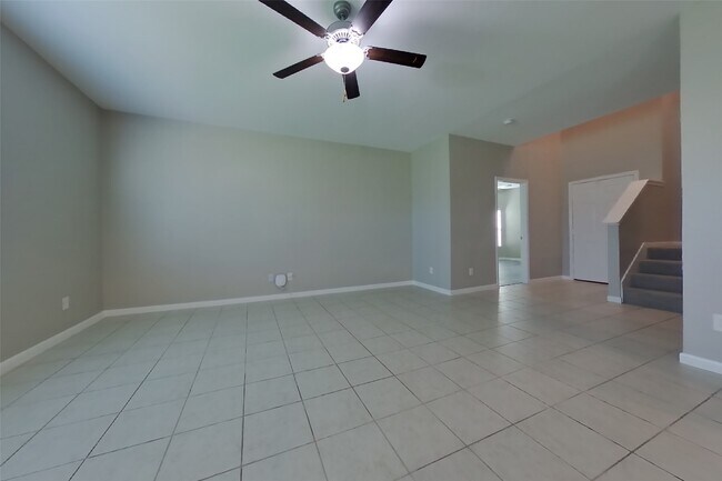 Building Photo - 301 Summer Horse Dr