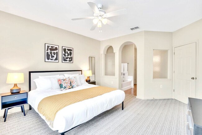 Building Photo - 14200 Avalon Rd