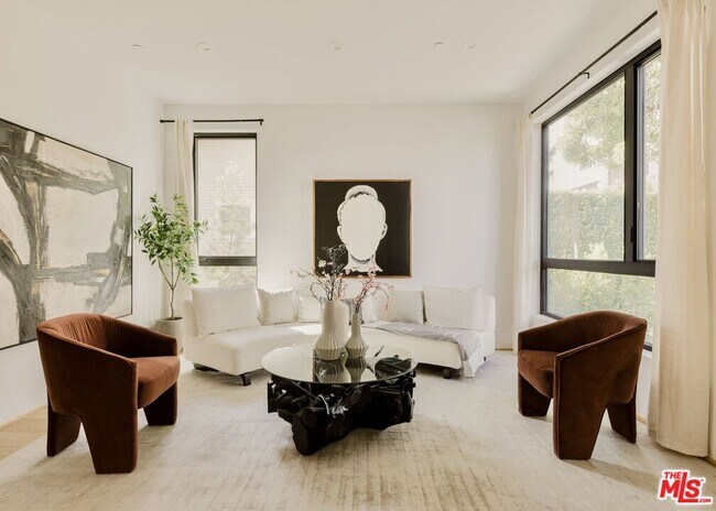 Building Photo - 9064 Harland Ave