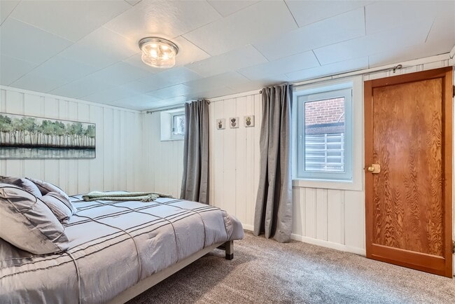 Building Photo - 695 Ash St.