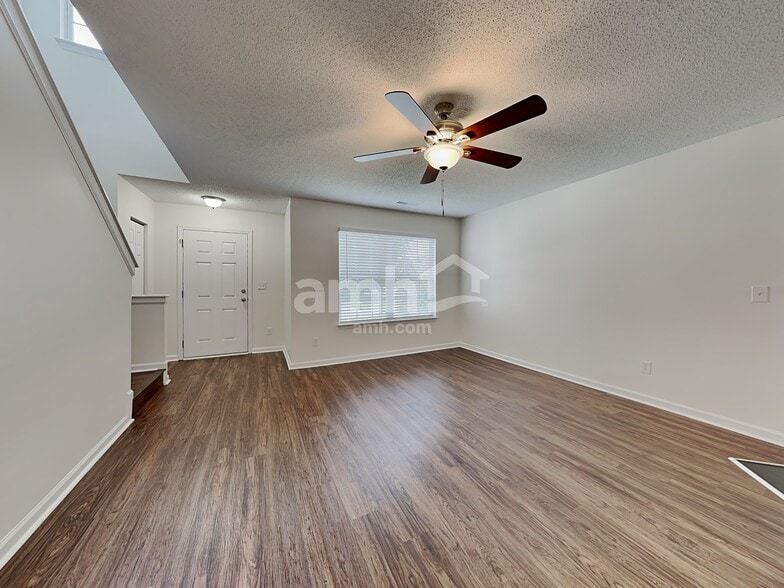 Building Photo - 211 Calla Lilly Ln