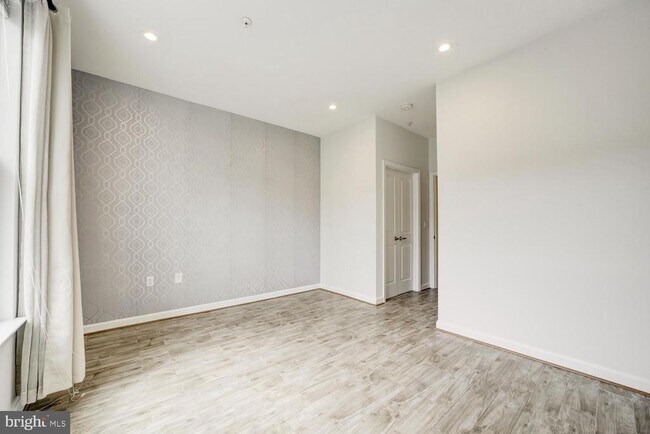 Building Photo - 2501 Sayles Pl SE