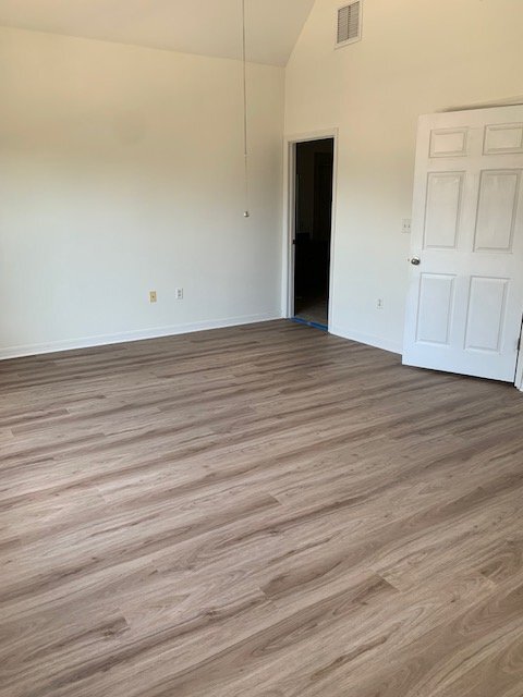Building Photo - TOWNHOME  West St. Petersburg,  3 Bedrooms, 2.5  Bathrooms, 2 Car Garage.  I
