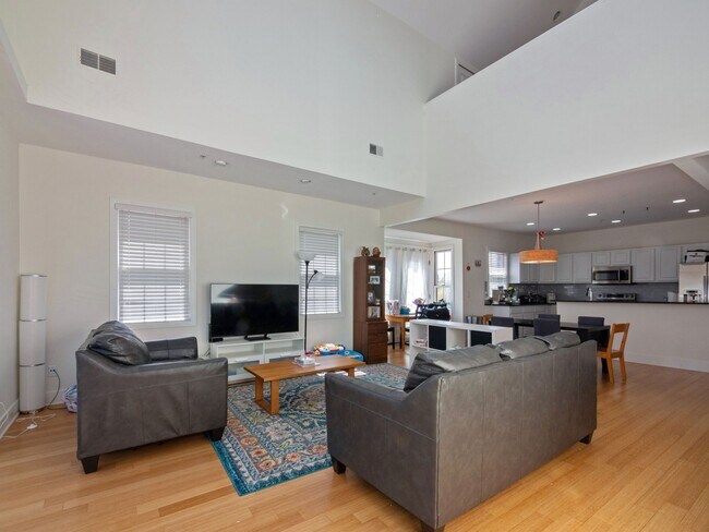 Living Room - 33242 Slocum Dr
