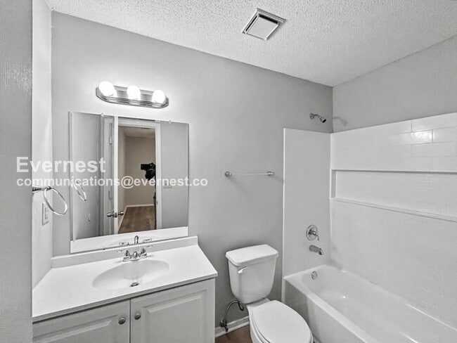 Building Photo - 6572 Rosewood Dr