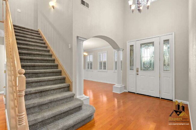 Building Photo - 5291 Bryant Rd