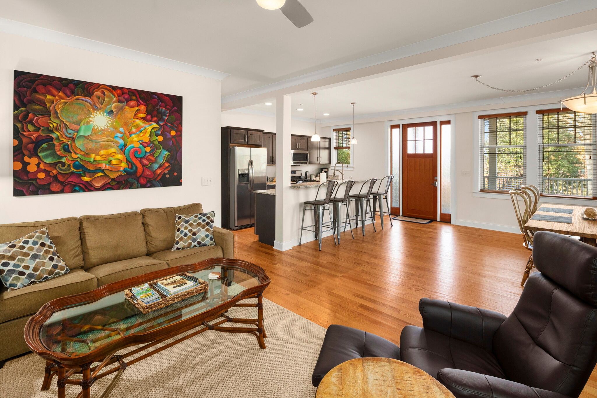 Building Photo - 279 E Chestnut St