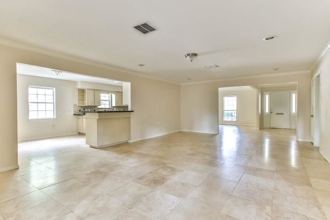 Building Photo - 3839 Sun Valley Dr