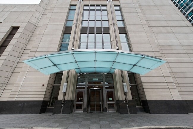 Building Photo - 512 N McClurg Ct