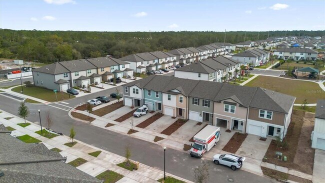 Building Photo - 5942 Chestnut Grv Pl