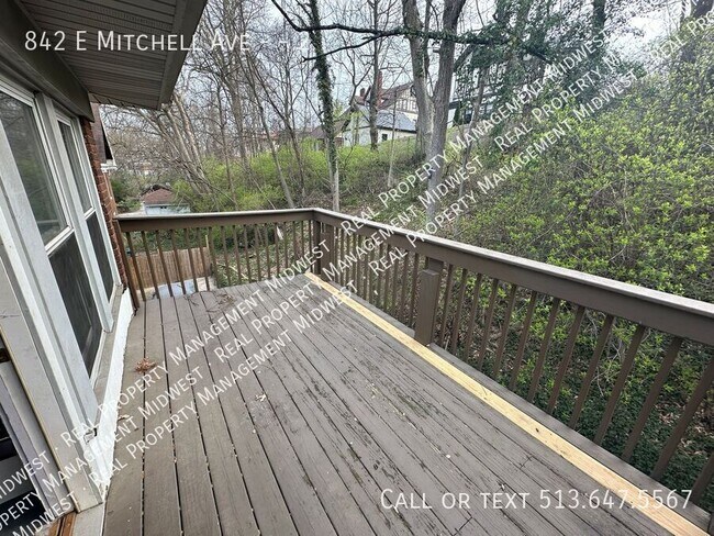 Building Photo - 842 E Mitchell Ave