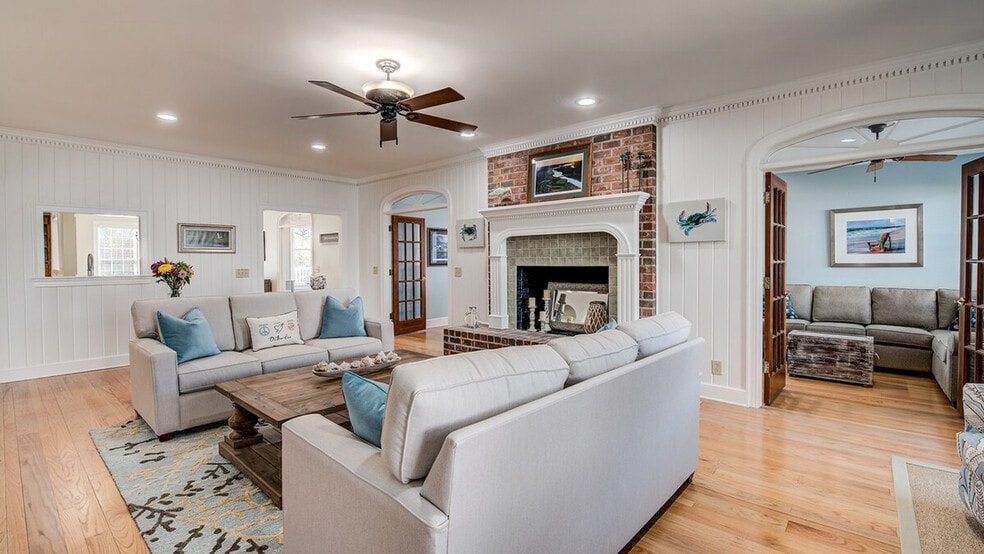 Building Photo - 111 Dune Oaks Dr