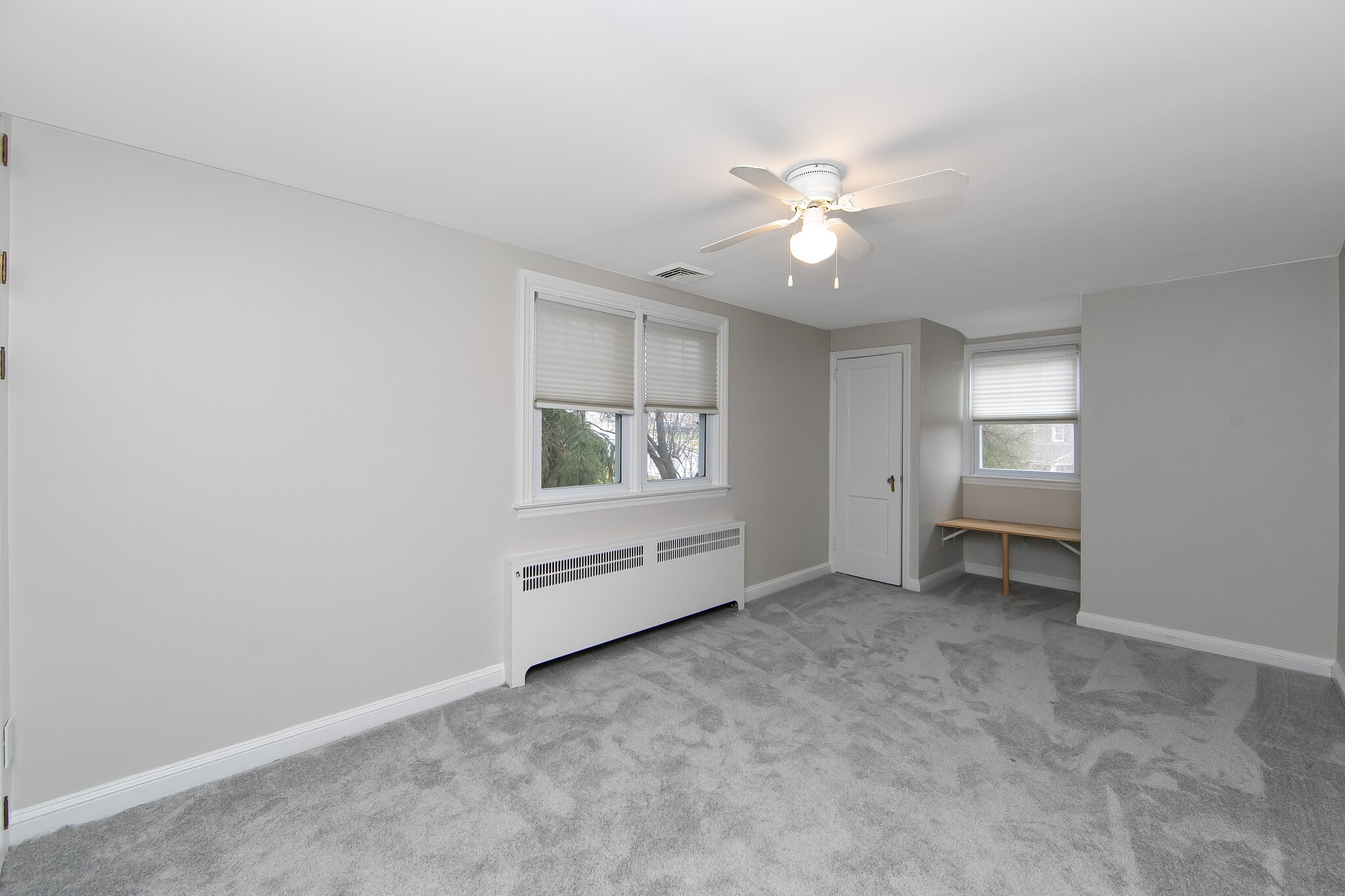 Building Photo - 204 Greenbriar Ln