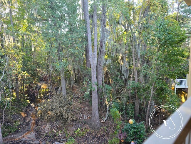 Building Photo - RATE DROP ALERT (was $2300/month)!