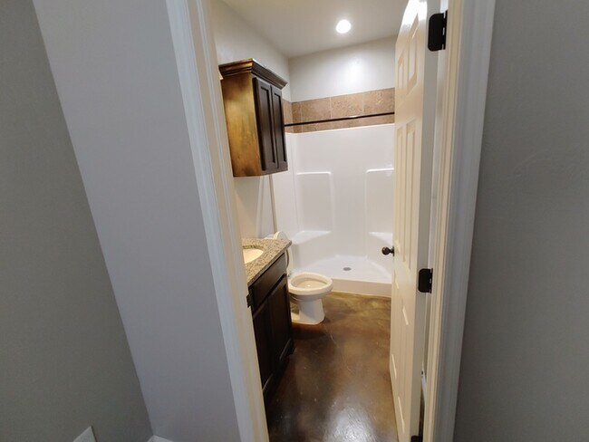 Building Photo - Beautiful 3 Beds 2 Baths Home in El Reno!