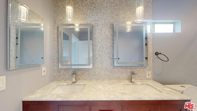 Building Photo - 2629 Meguiar Dr