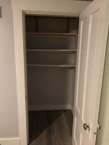 Large Pantry - 48 Concord St