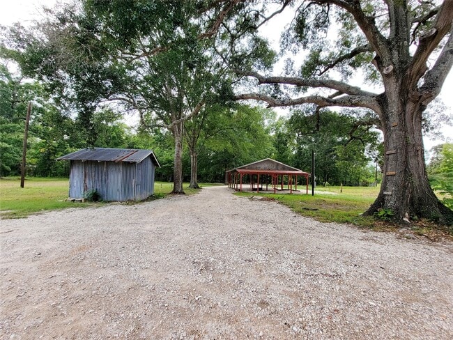 Building Photo - 15590 Magnolia Park