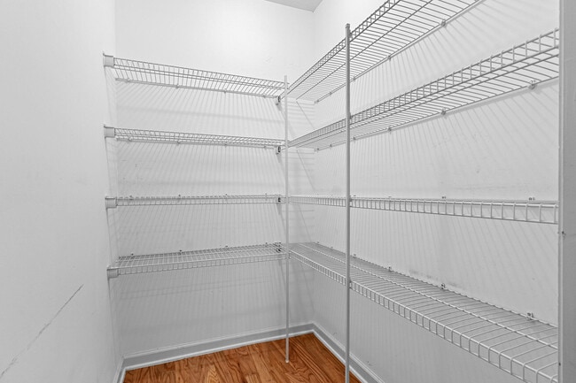 Building Photo - 228 Full Cir Dr