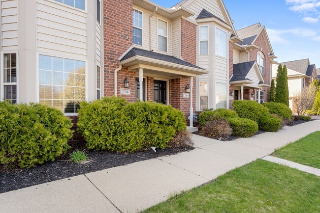 Building Photo - 300 Taddeo Dr