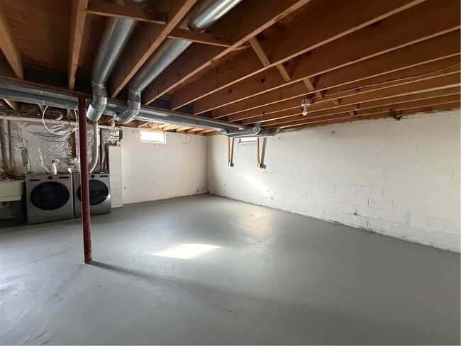 Building Photo - 598 Bram Hall Dr