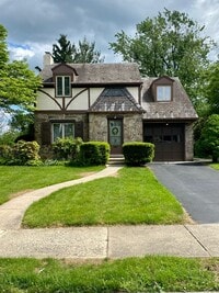 Building Photo - 1632 Greenleaf St