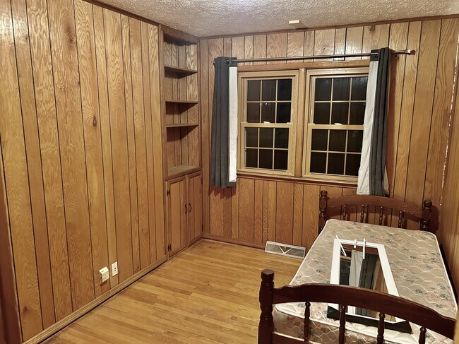 Building Photo - 3742 Dorothy Ln