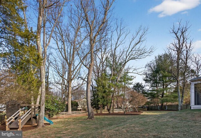 Building Photo - 11922 Holly Spring Dr