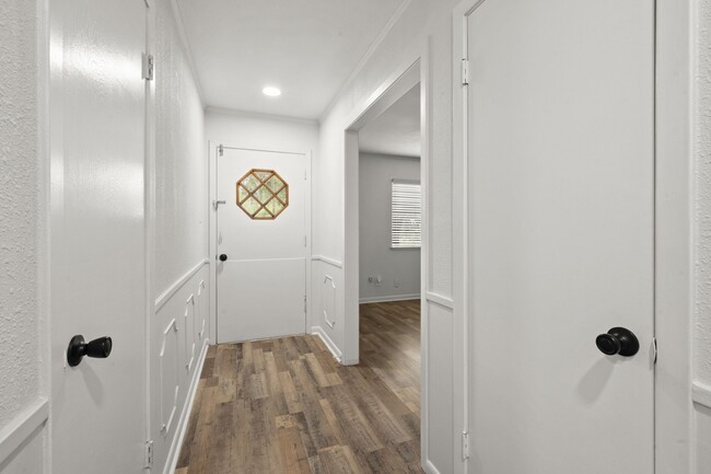 Building Photo - 205 Taft Ave