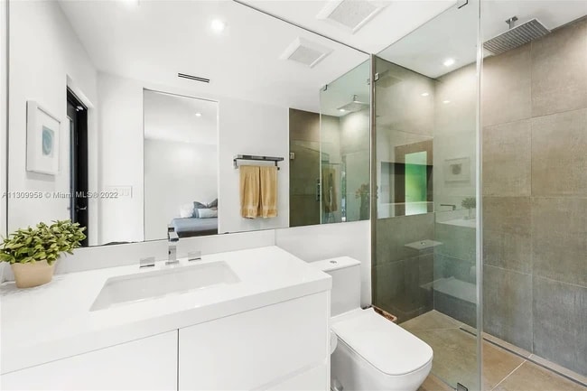 Building Photo - 2815 Regatta Ave