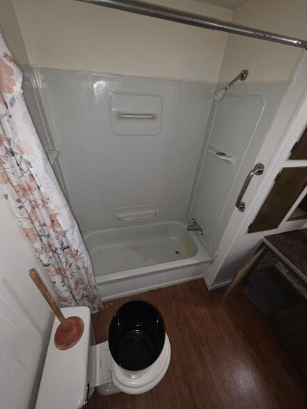 Building Photo - 4736 Ellsworth Ln