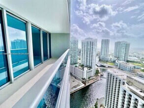 Building Photo - 200 Biscayne Blvd