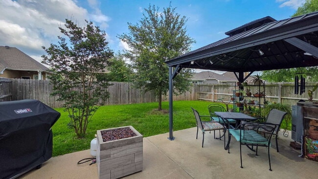 Building Photo - 2025 Stubbs Dr