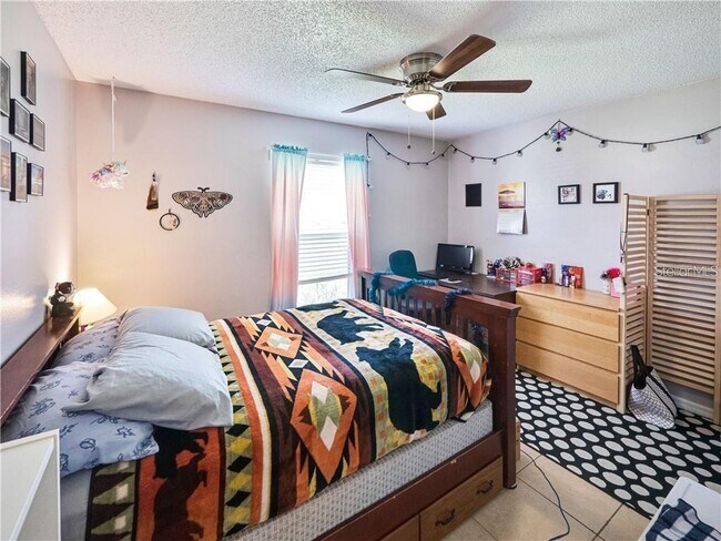 Building Photo - 709 Del Prado Dr