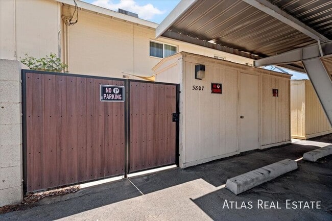 Building Photo - 3807 S Mill Ave