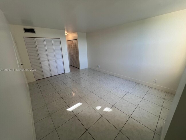 Building Photo - 2935 NE 163rd St