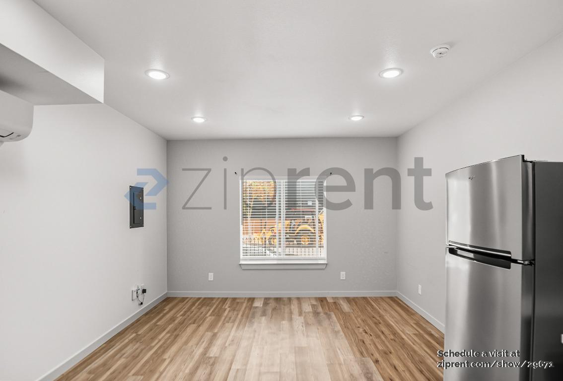 Building Photo - 3216 California St