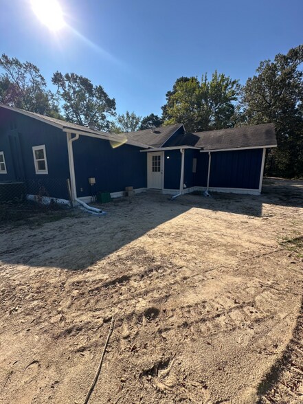 Building Photo - 543 Lamb Rd