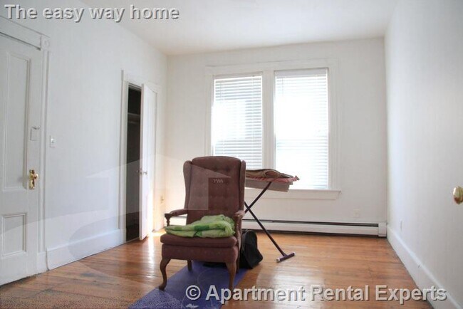 Building Photo - 52 Portsmouth St